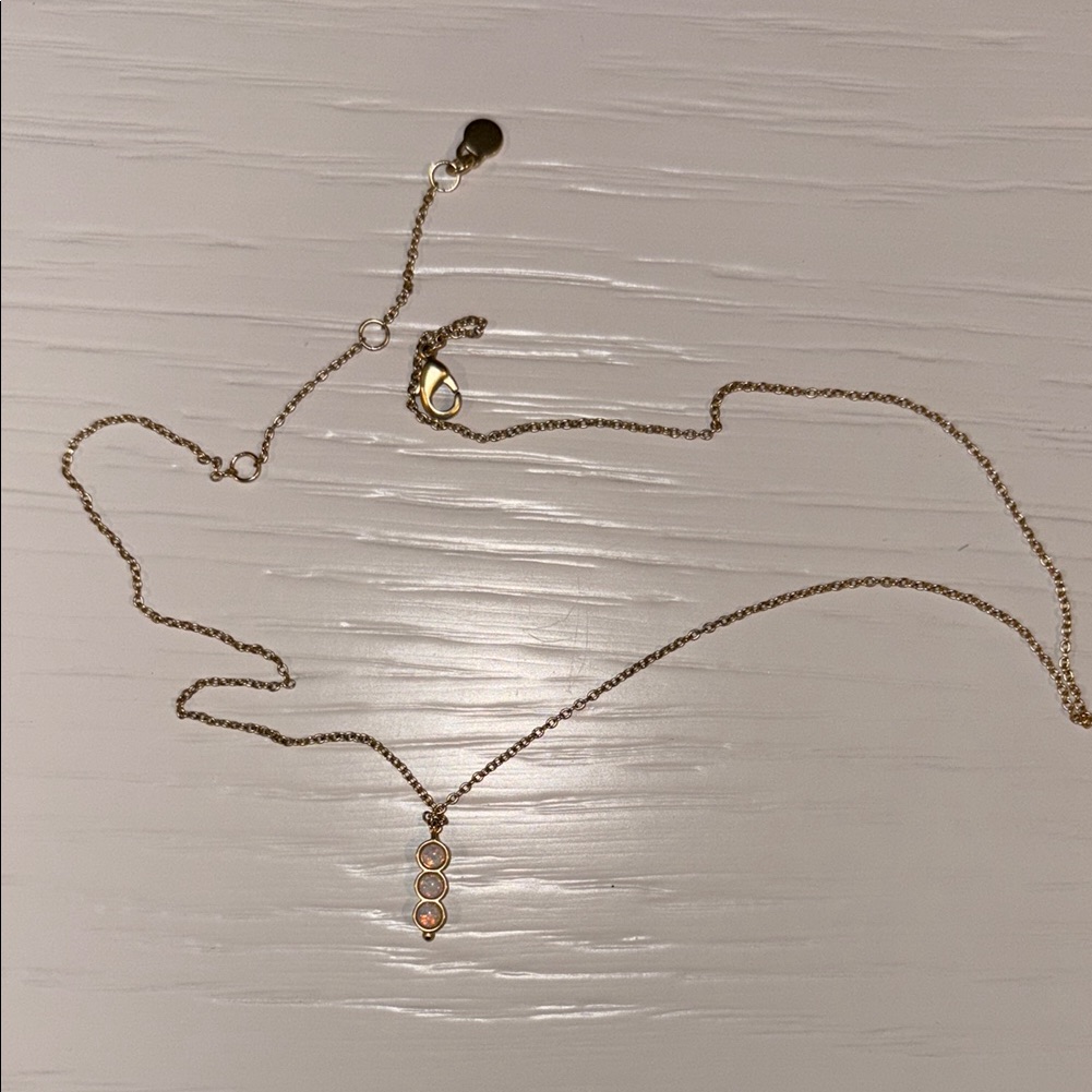 Spartina Necklace Gold Opal Like Stones 20$